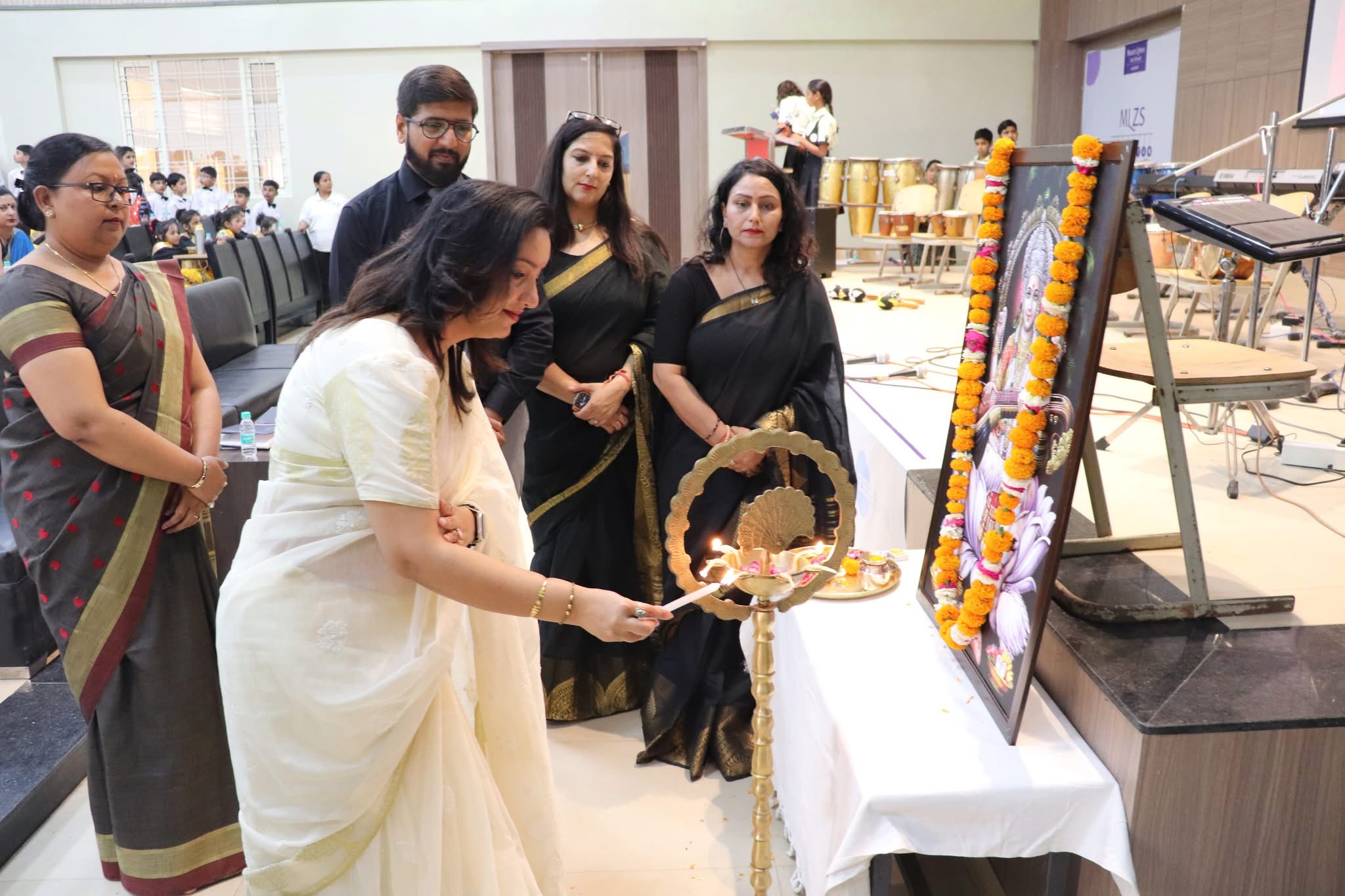 Lamp Lighting at MLZS